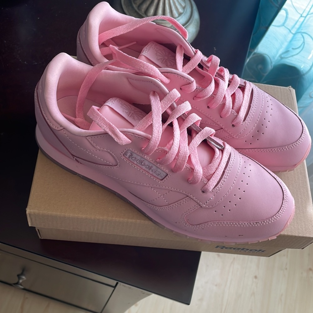 Pink Reebok Classics - Picture 5 of 6